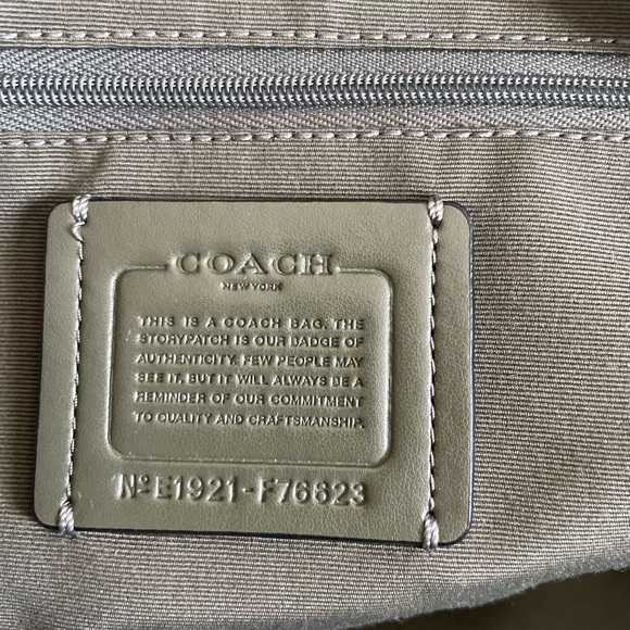 Coach backpack green and white with black trim - Picture 6 of 6